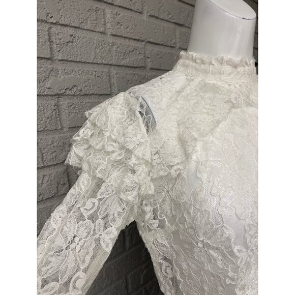 Forever 21 Women's White Long Sleeve Cropped Lace Blouse Size M NWT - Picture 2 of 7